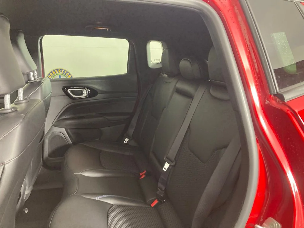 New 2026 Red Hot Pearlcoat Jeep Latitude image 16