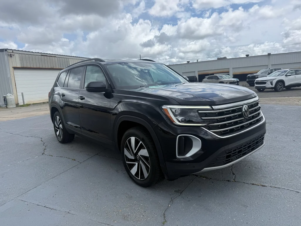 2025 Volkswagen Atlas SE w/Tech - Photo 8