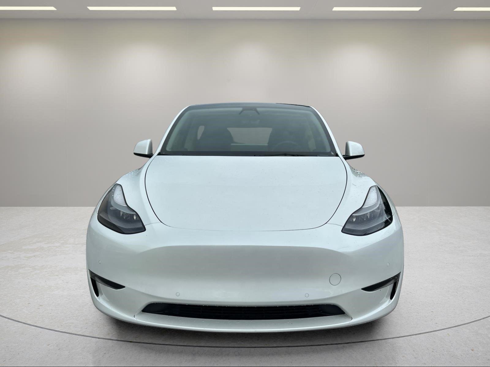 Used 2022 Pearl White Multi-Coat Tesla Performance image 8
