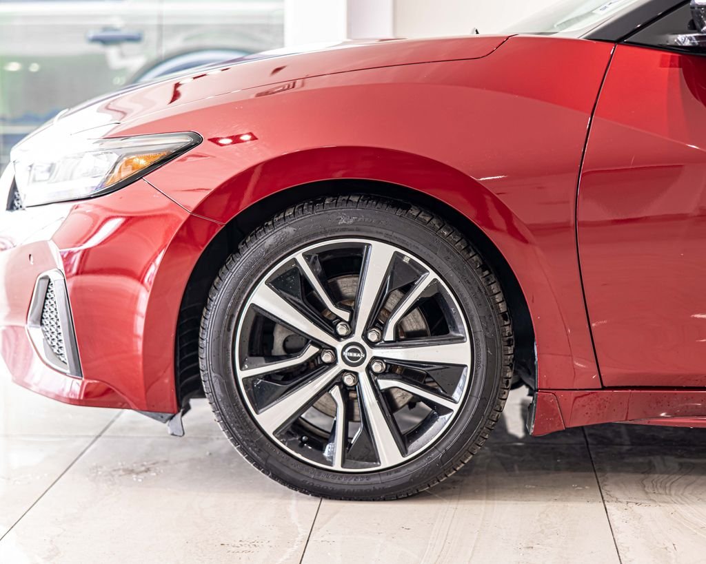 Used 2023 Red Nissan 3.5 SL image 8