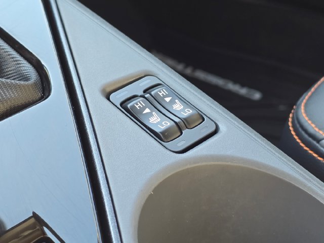 Used 2025 Ice Silver Metallic Subaru Limited image 34
