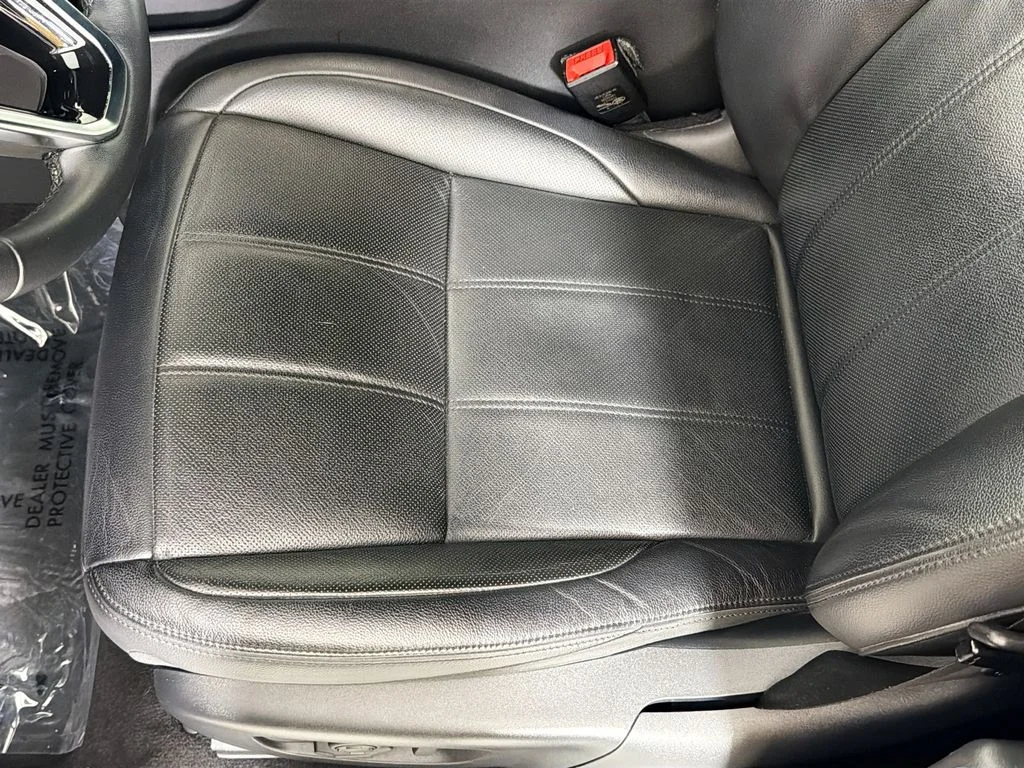 Certified Used 2023 Black Land Rover R-Dynamic SE image 20