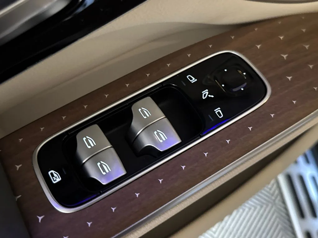 Certified Used 2023  Mercedes-Benz 450 image 17