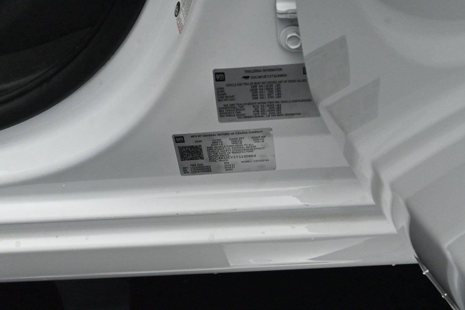 Used 2026 Summit White Chevrolet LTZ image 40