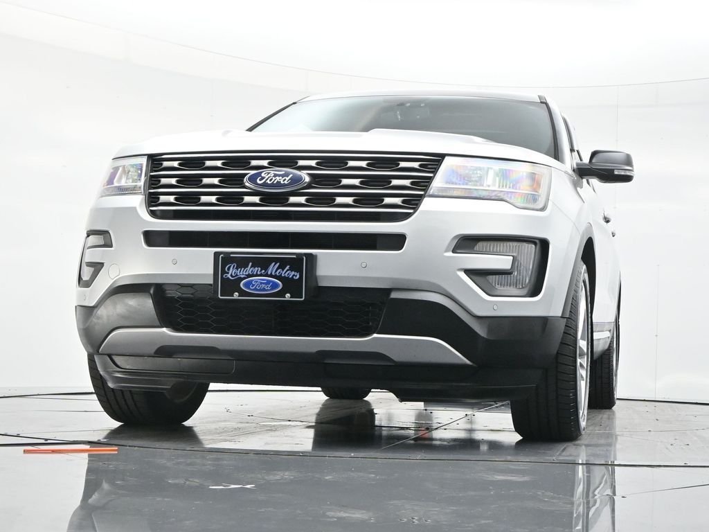 Used 2017 Ingot Silver Ford XLT image 46