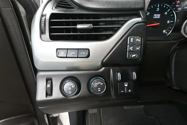 Used 2019 Beige Chevrolet Premier image 36