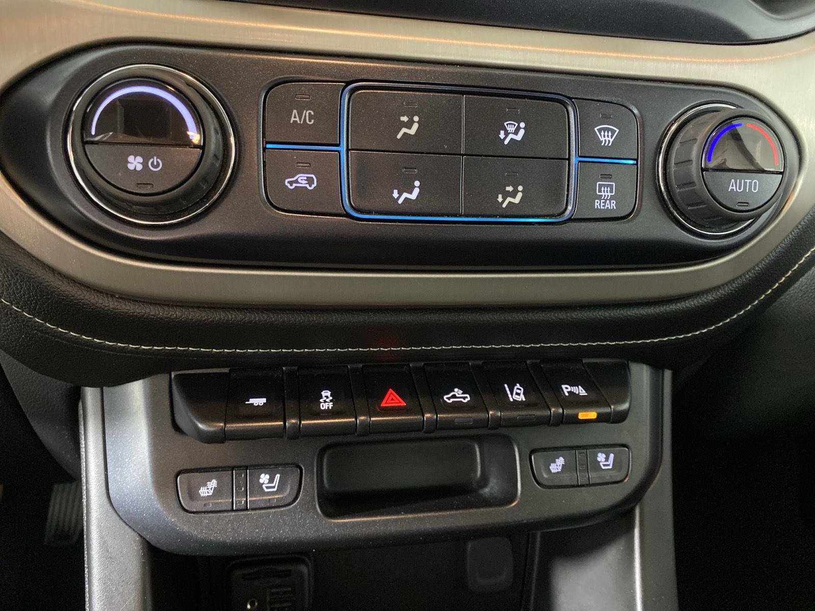 Used 2019 Onyx Black GMC 4WD Denali image 21