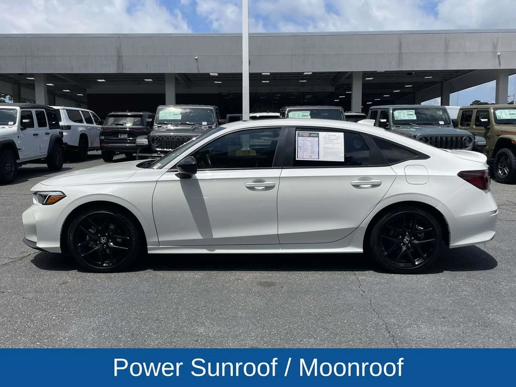 Certified Used 2025  Honda Sport image 5