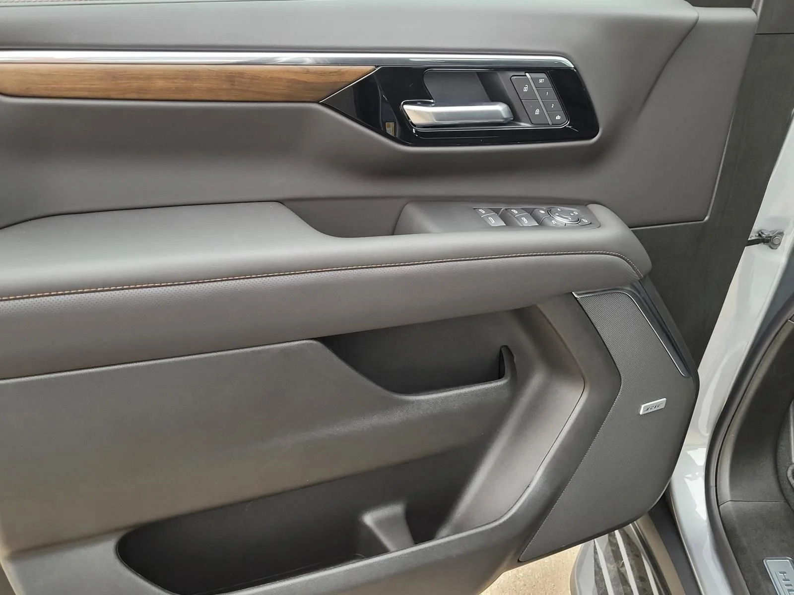 2026 Chevrolet Tahoe High Country - Photo 15