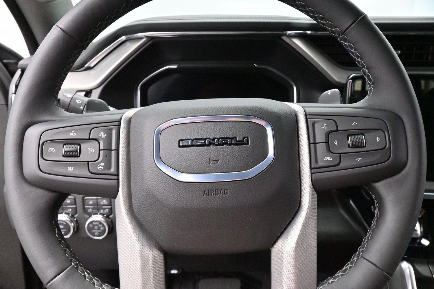 Used 2025 Onyx Black GMC Denali image 17