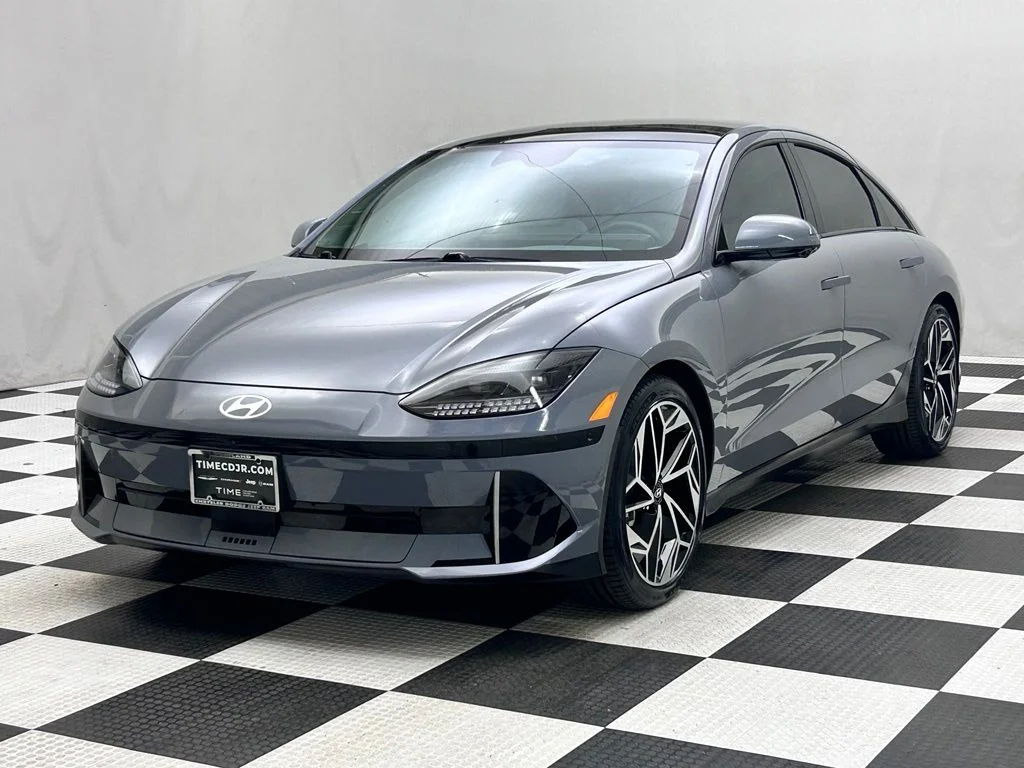 Used 2024 Blue Hyundai Limited image 4
