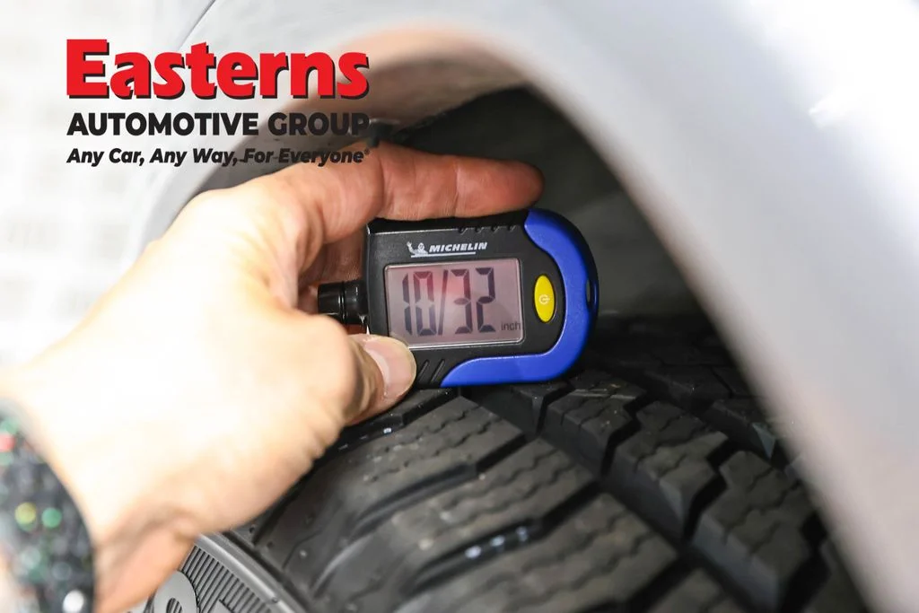 Used 2017 Silver Jeep Altitude image 27