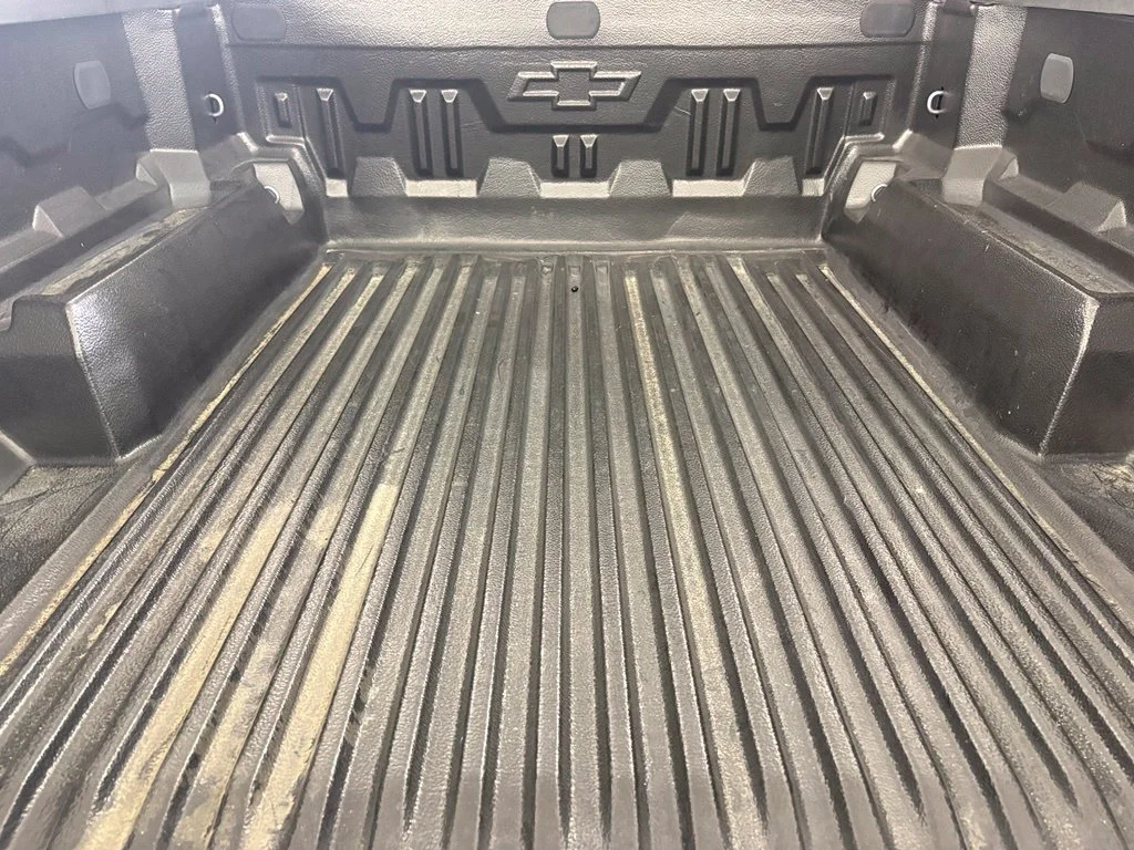 Used 2025 Gray Chevrolet LT image 22
