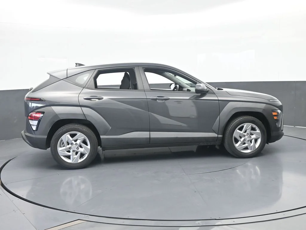 Used 2024 Ecotronic Gray Pearl Hyundai SE image 7