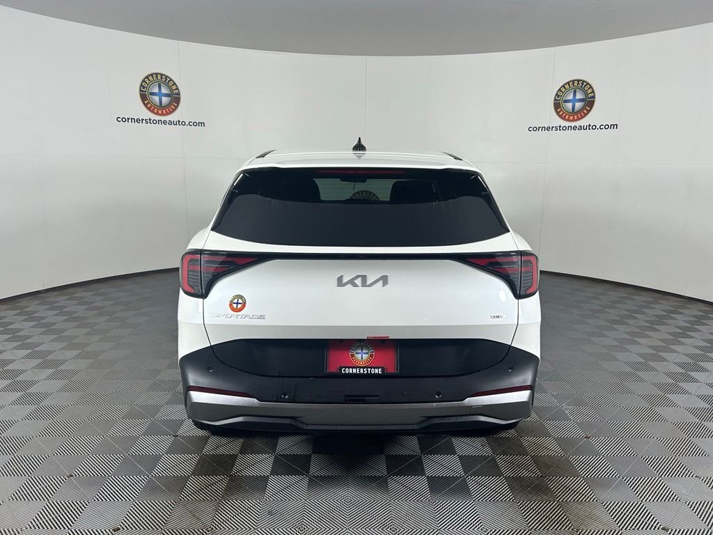 New 2027 White Kia S image 18
