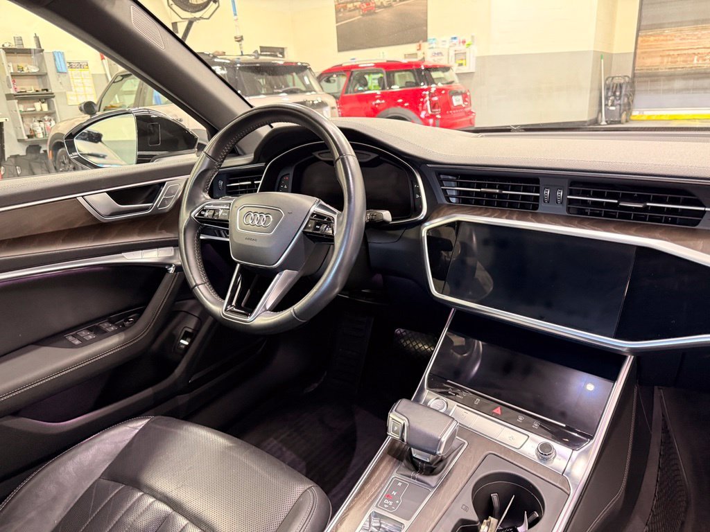 Used 2019 Black Audi quattro image 29