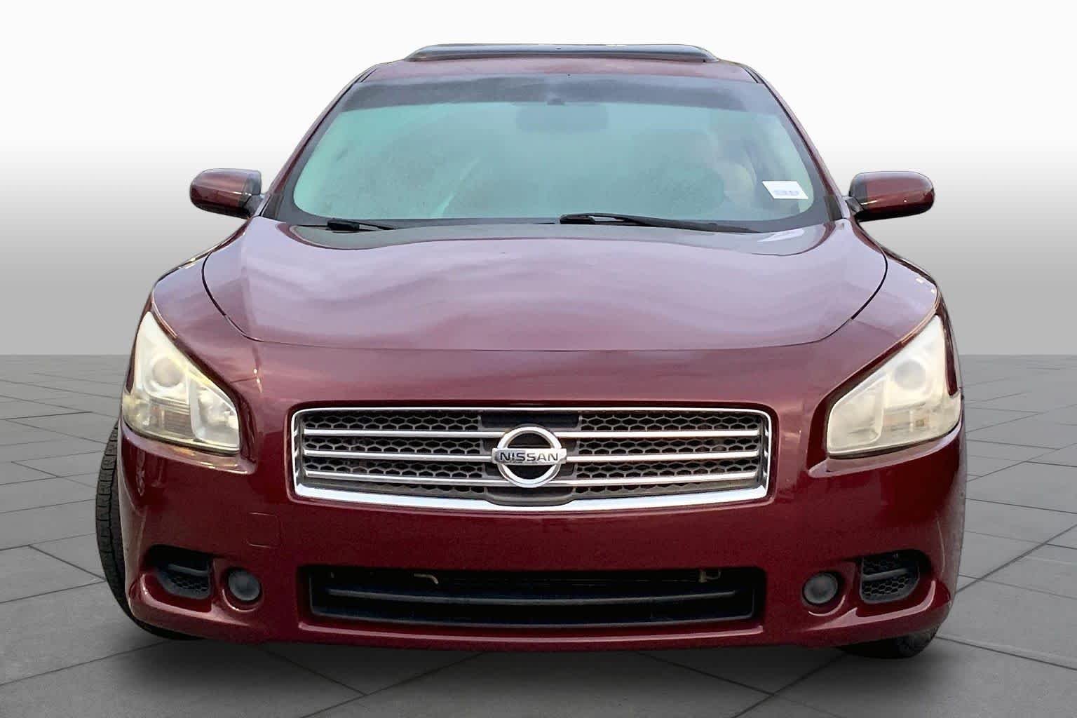 Used 2011 Tuscan Sun Metallic Nissan 3.5 S image 3