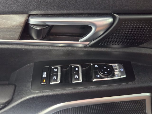 Used 2022 Black Kia EX image 34