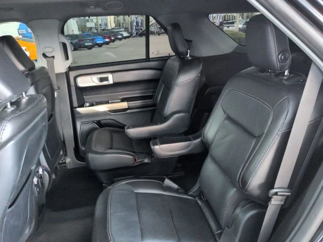 Used 2020 Black Ford Limited image 13