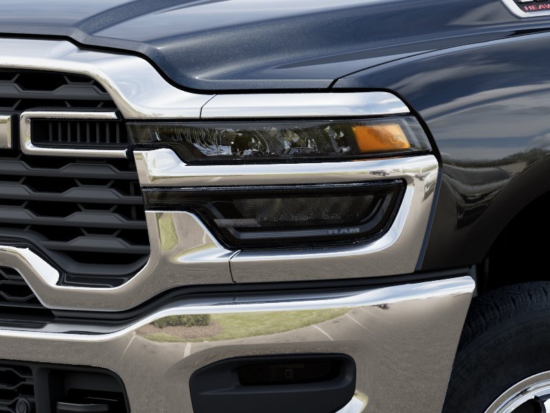 New 2026 Diamond Black Crystal Pearl-Coat Exterior Paint RAM TRADESMAN image 6