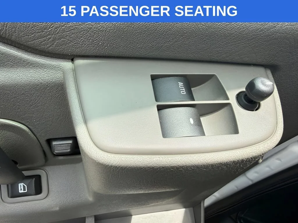Used 2025 Summit White Chevrolet 1LT image 11