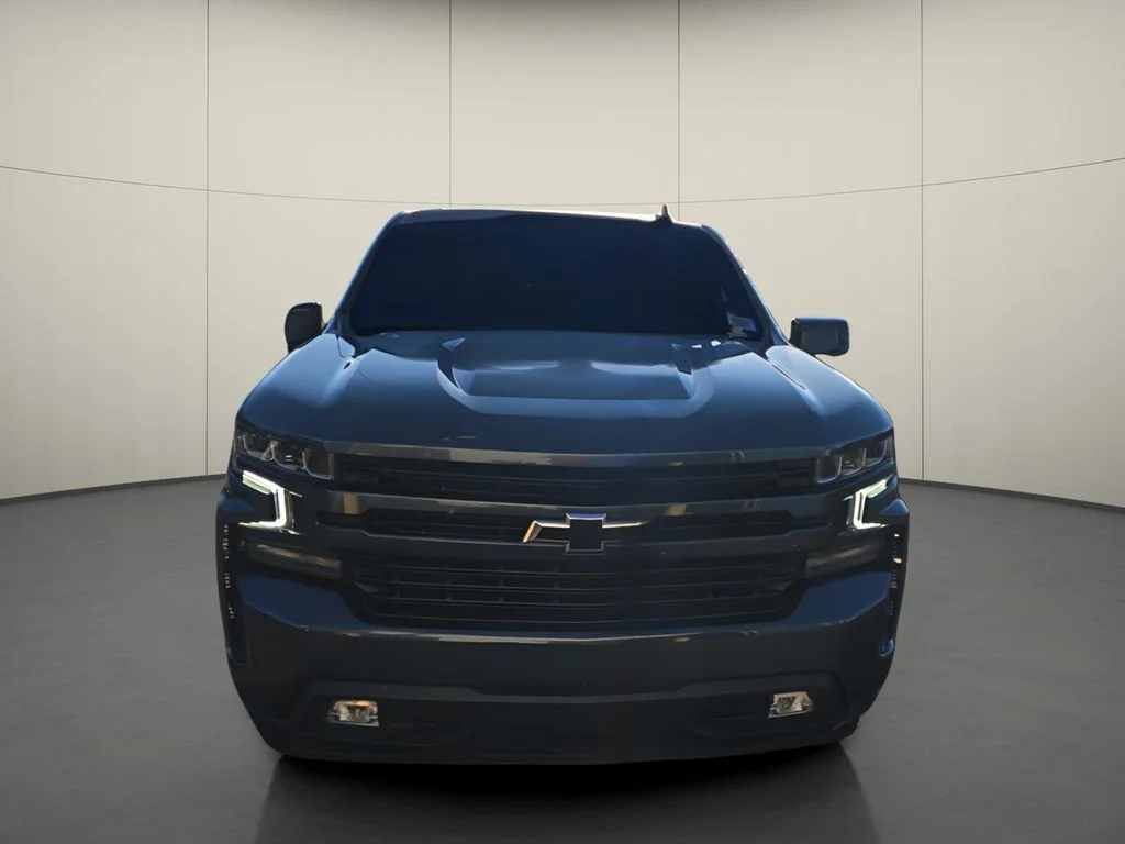 Used 2021 Gray Chevrolet RST image 2