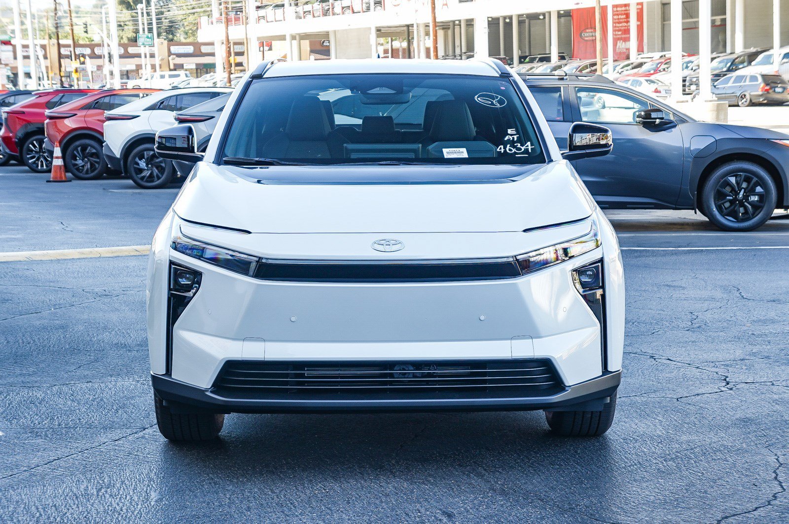 New 2026 Wind Chill Pearl Toyota XLE image 2