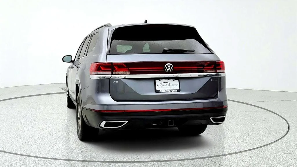 Used 2025 Platinum Gray Metallic Volkswagen 2.0T SE w/Technology 4MOTION image 6