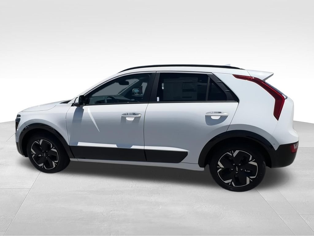 New 2026 White Kia Wave image 5