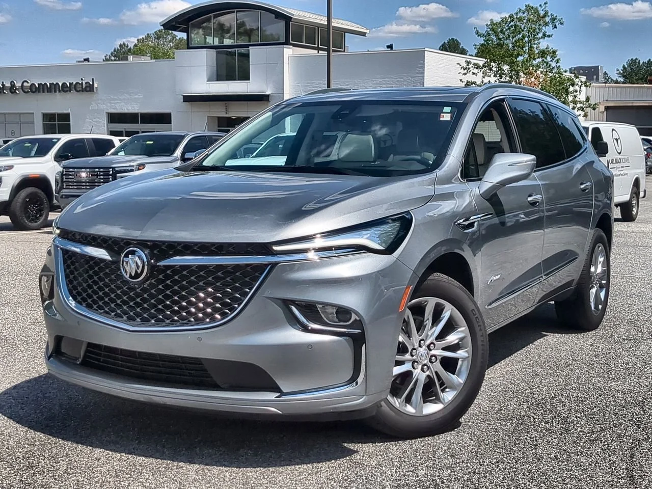 2024 Buick Enclave Avenir's photo