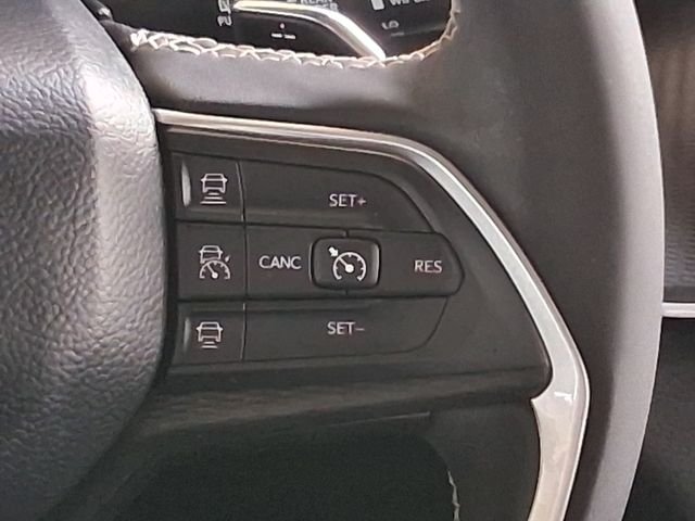 Used 2025 Red Jeep Altitude image 12