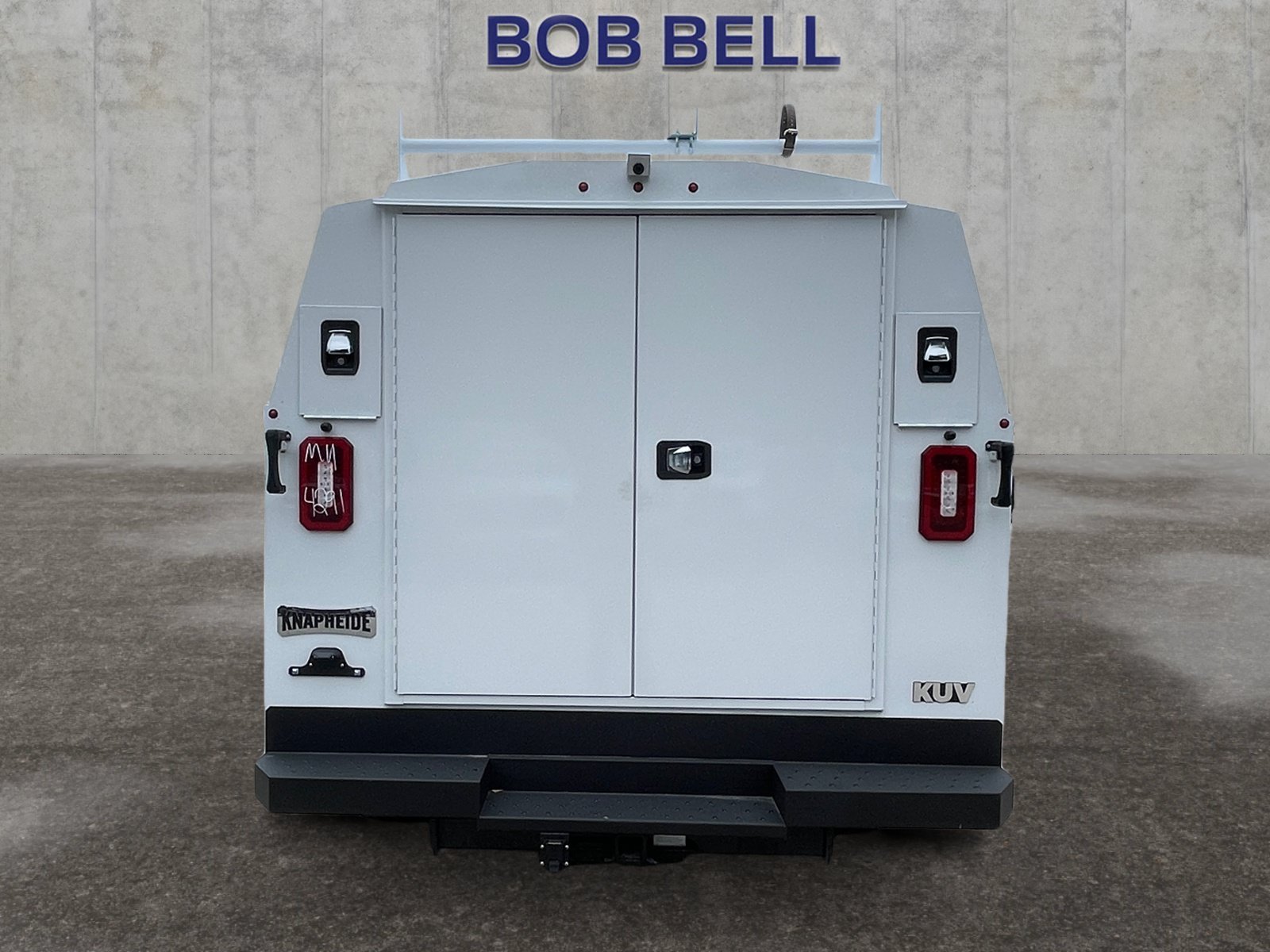 New 2027 Oxford White Ford E-350 SRW image 4
