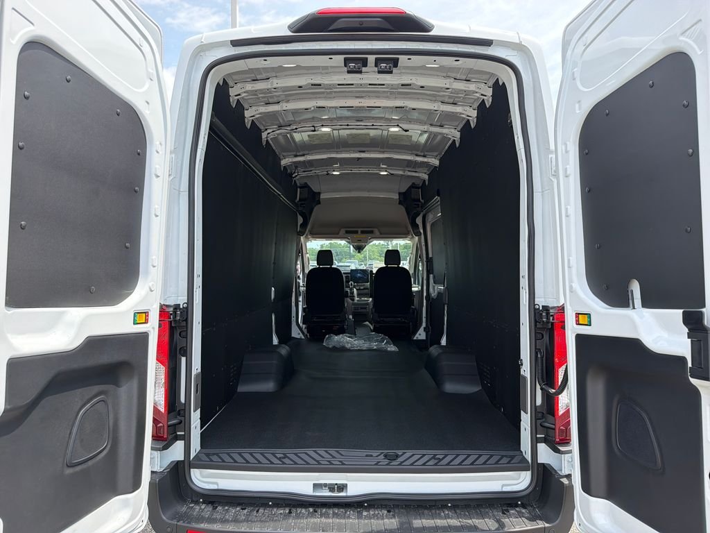 New 2026 Oxford White Ford Cargo Van image 6