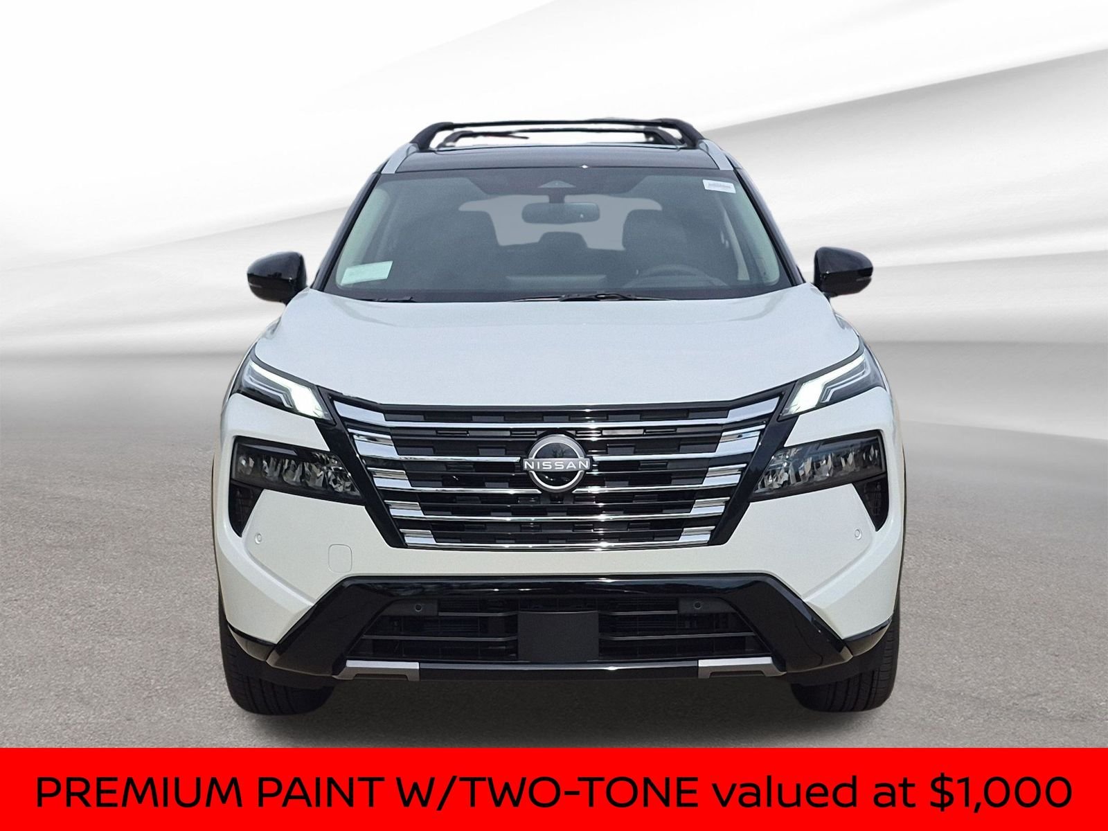 New 2026 Everest White Pearl TriCoat / Super Black Two-tone Nissan Platinum image 2