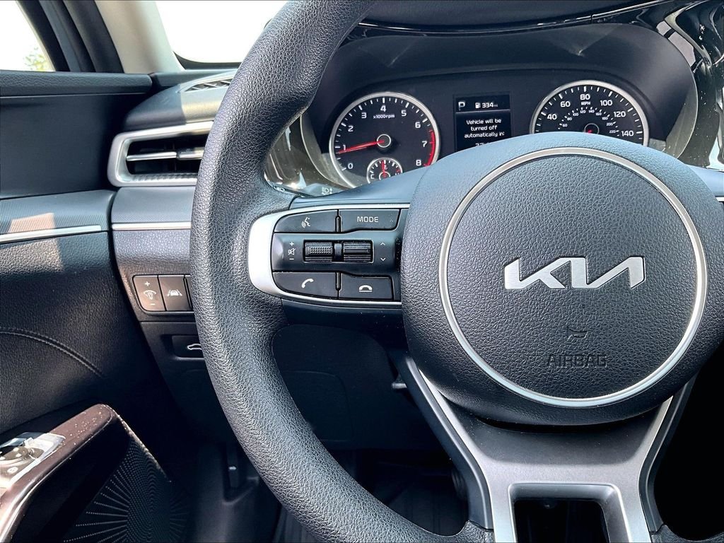 Used 2024 Silver Kia LXS image 23