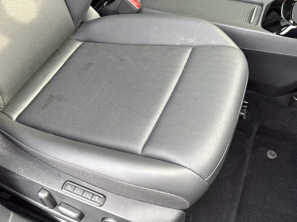 Used 2021  Volkswagen Pro S image 16