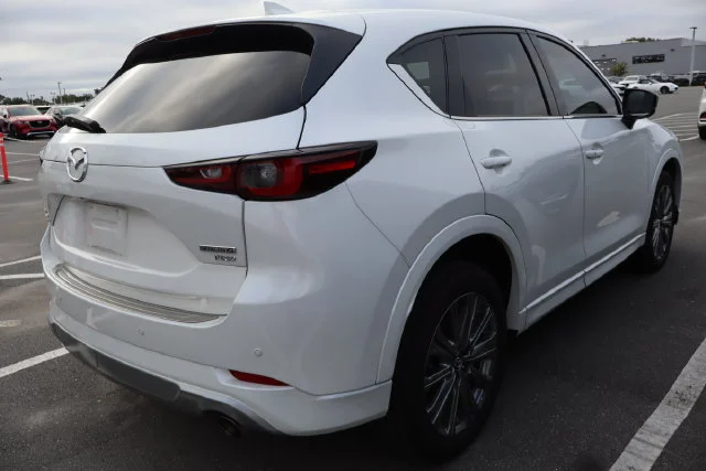 Used 2024 White Metallic Mazda 2.5 Turbo Signature image 2