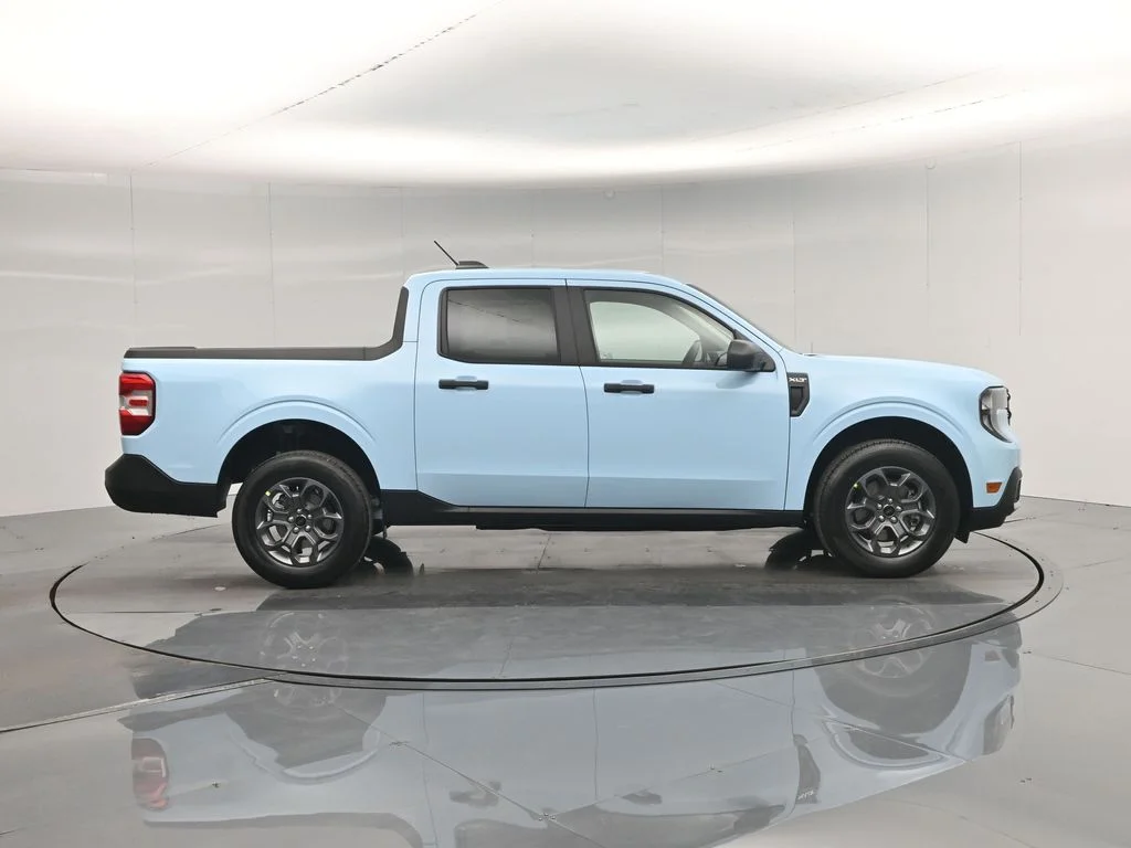 New 2026 Light Blue Ford XLT image 24