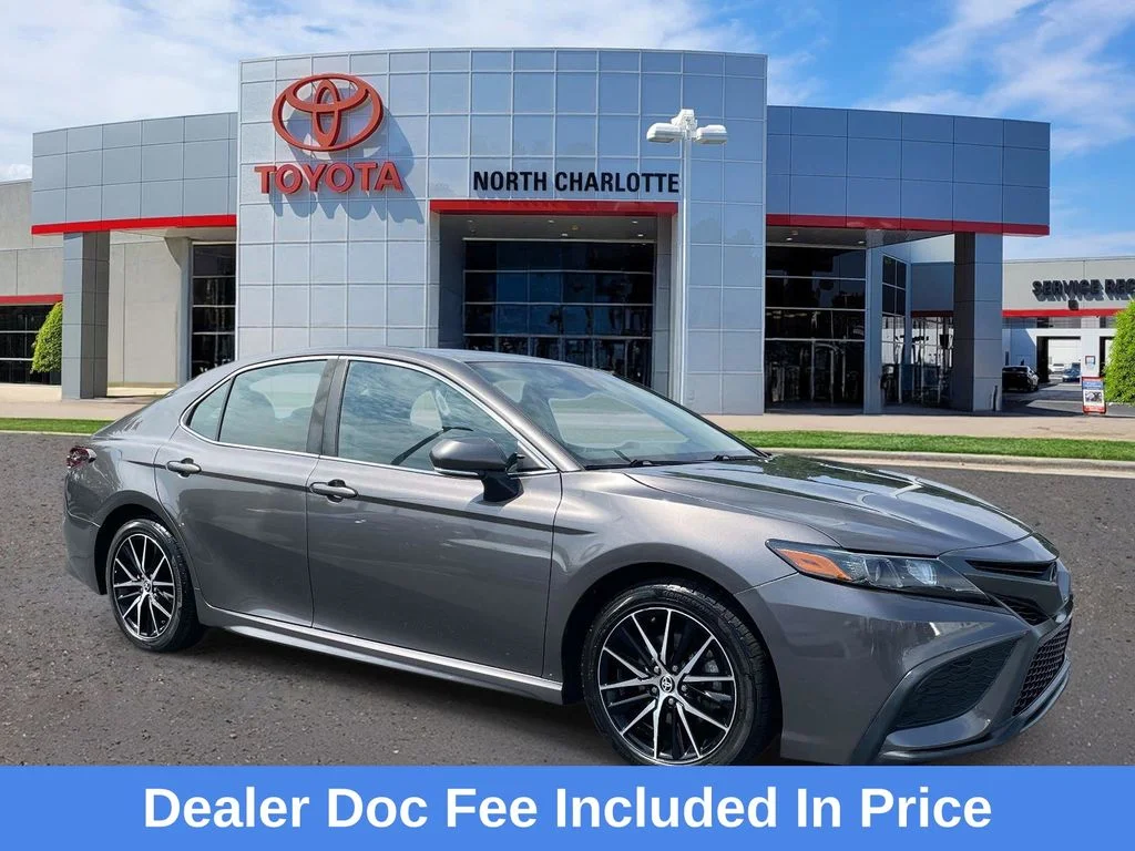 Used 2023  Toyota SE image 1