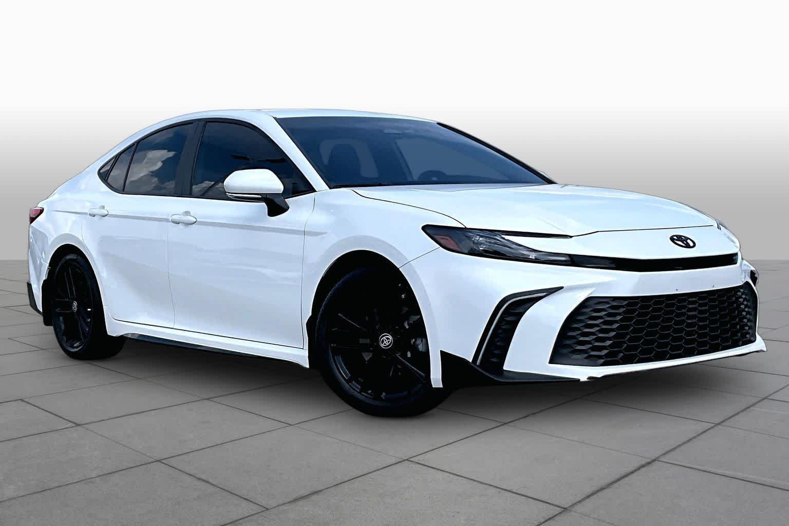 Used 2026 Ice Cap Toyota LE image 3