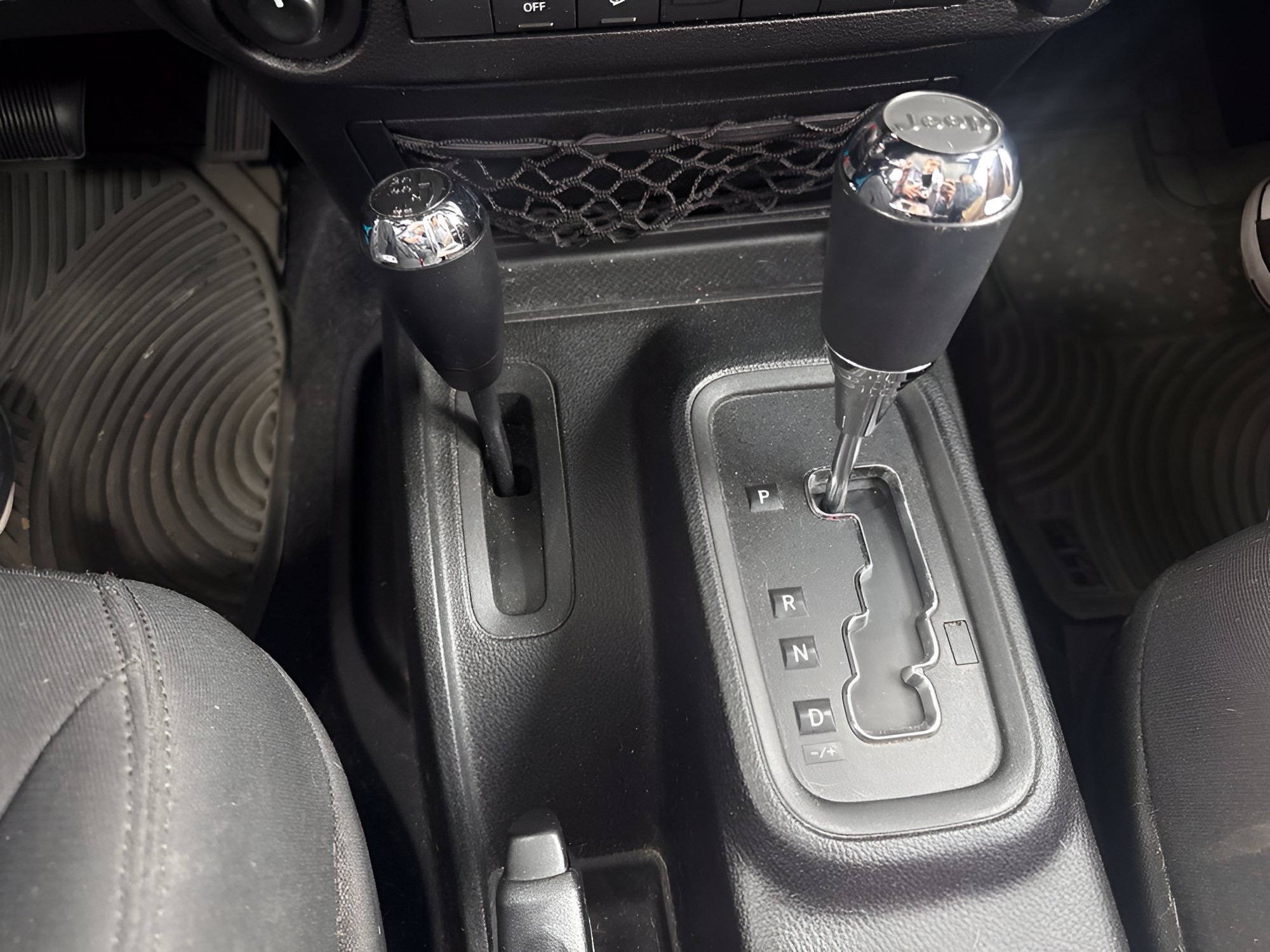 Certified Used 2017 Chief Clearcoat Jeep Unlimited Sport image 27