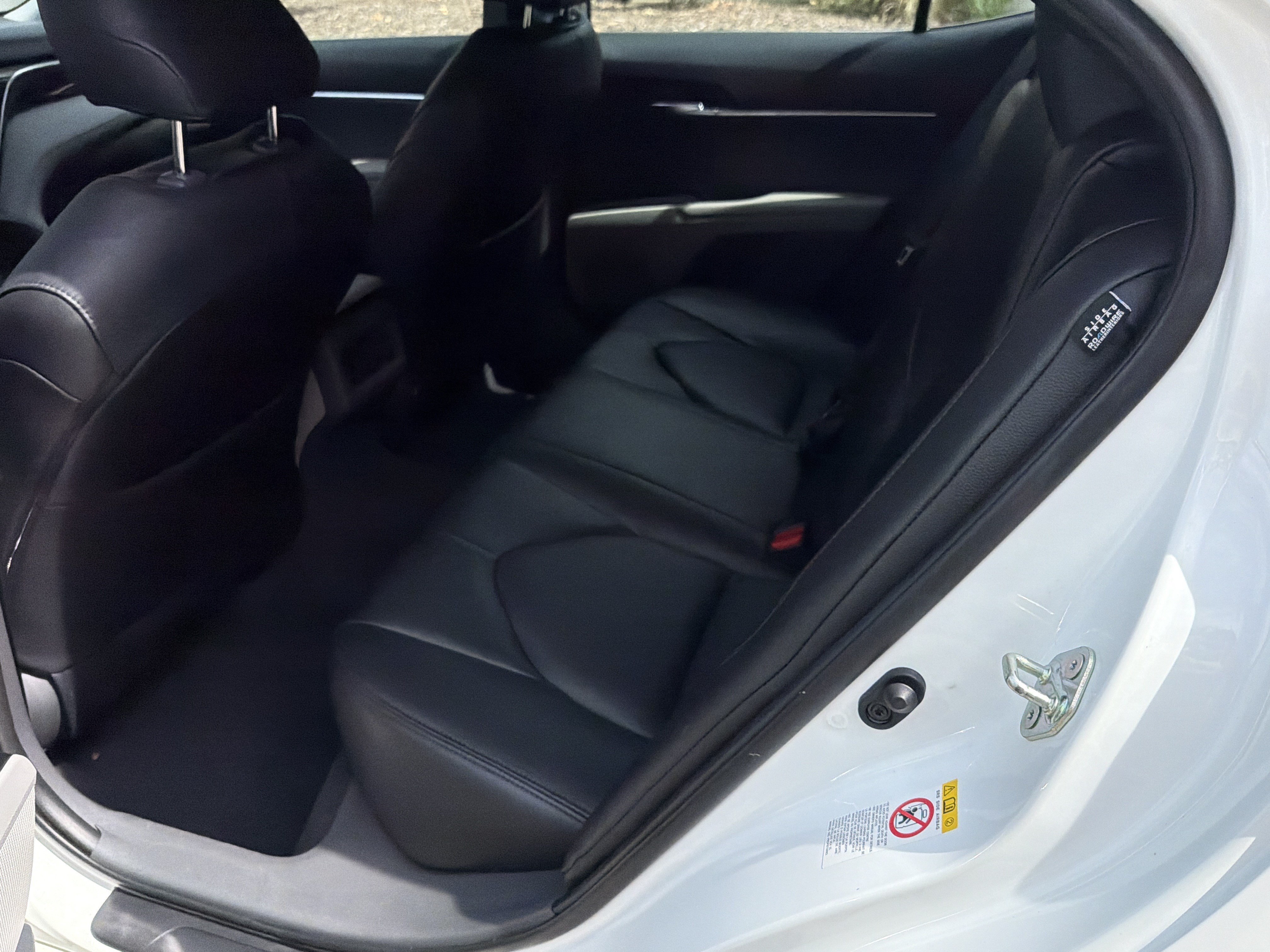 Used 2018 Super White Toyota LE image 19
