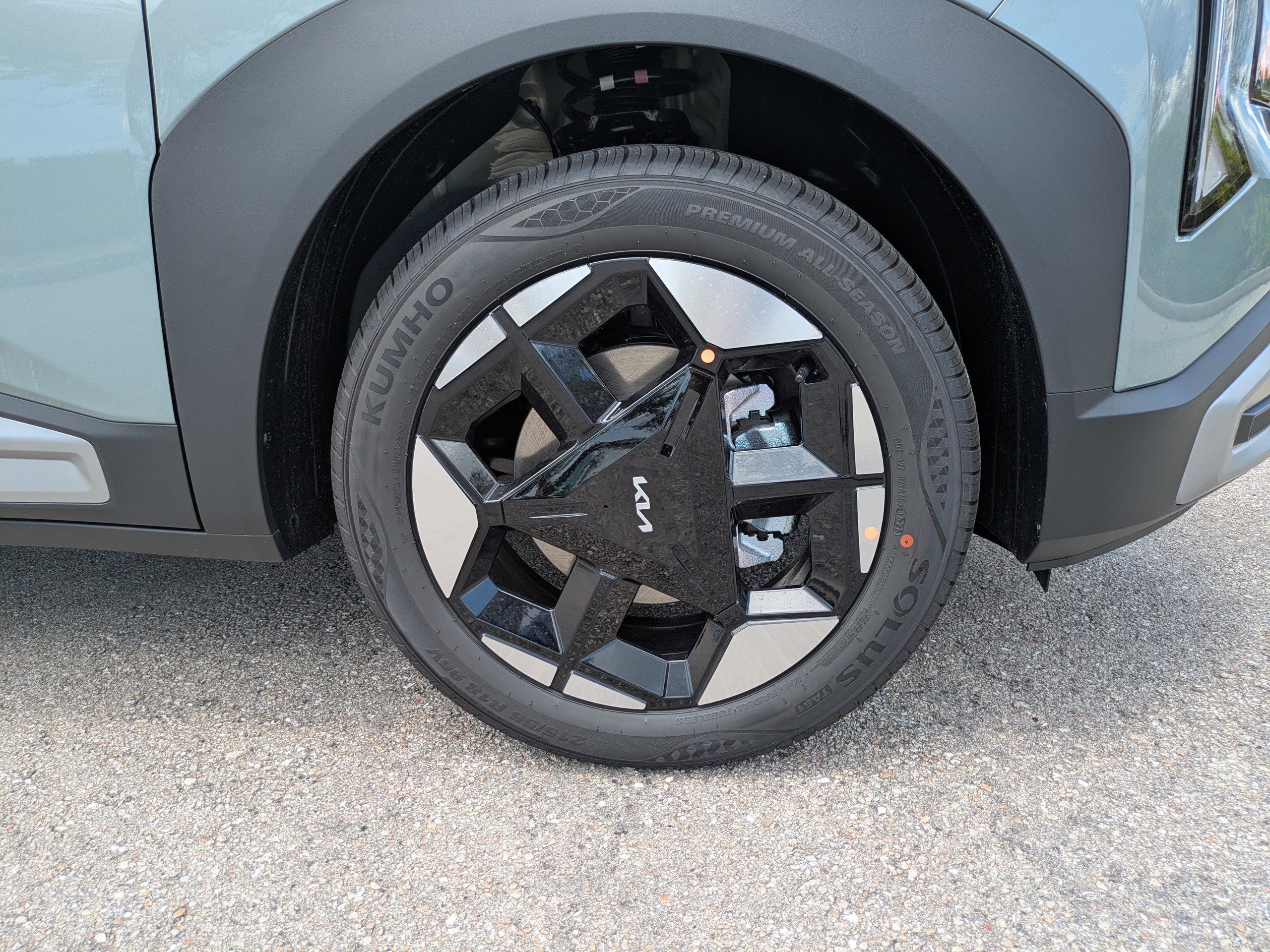 New 2027 Iceberg Green Kia EX image 12
