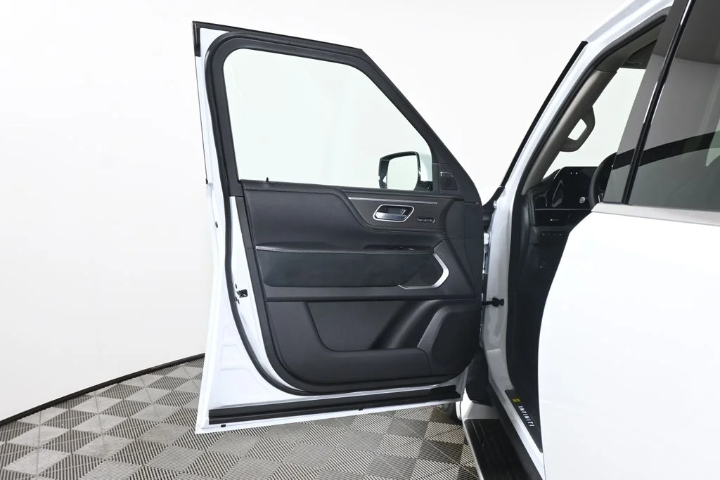 New 2027 White INFINITI LUXE image 31