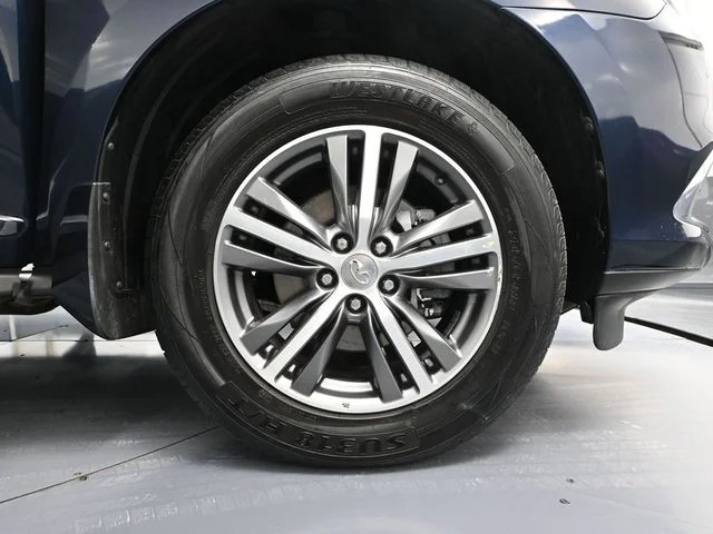 Used 2020 Blue INFINITI LUXE image 16