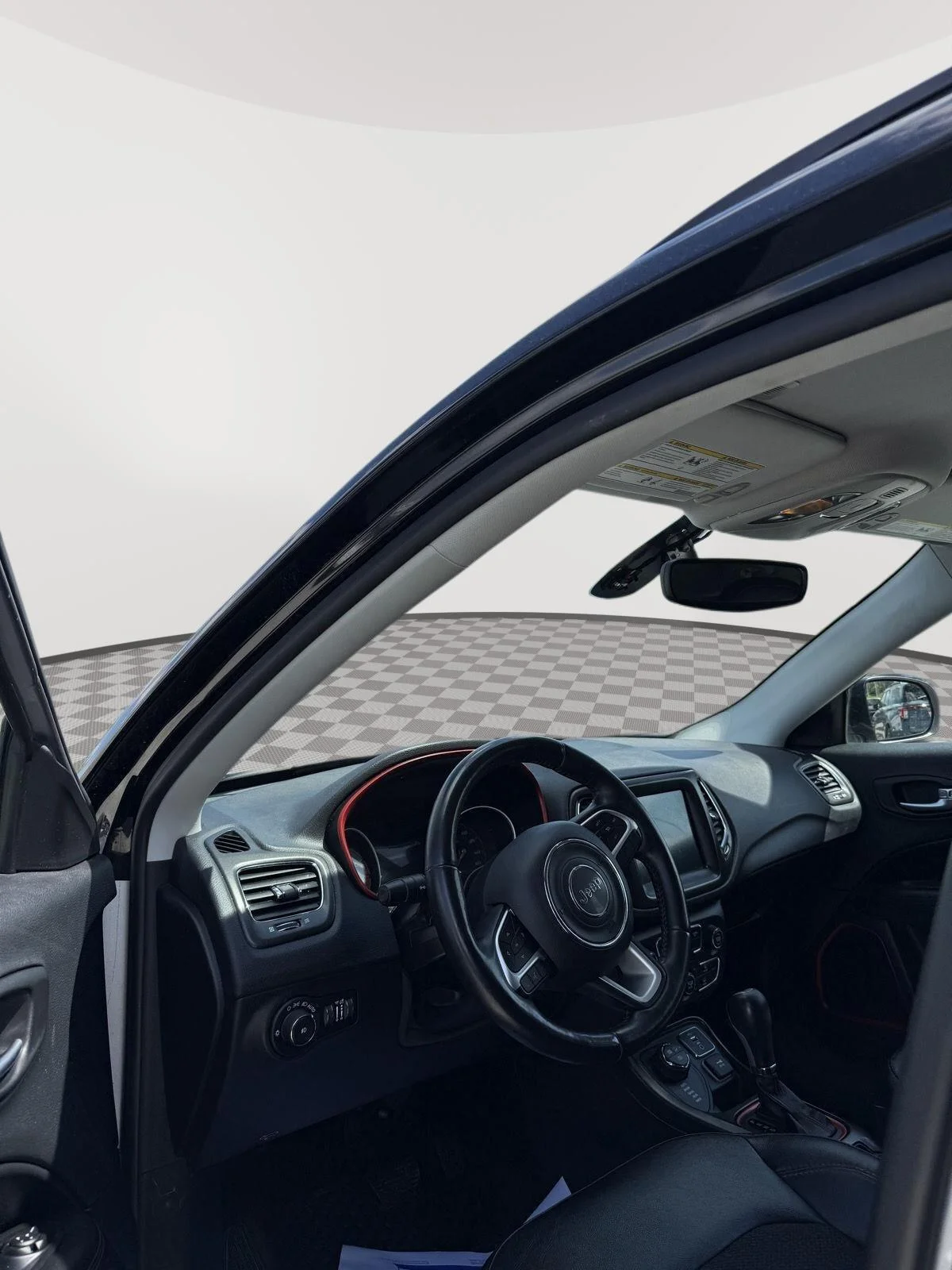 Used 2018 Billet Silver Metallic Clearcoat Jeep Trailhawk image 6