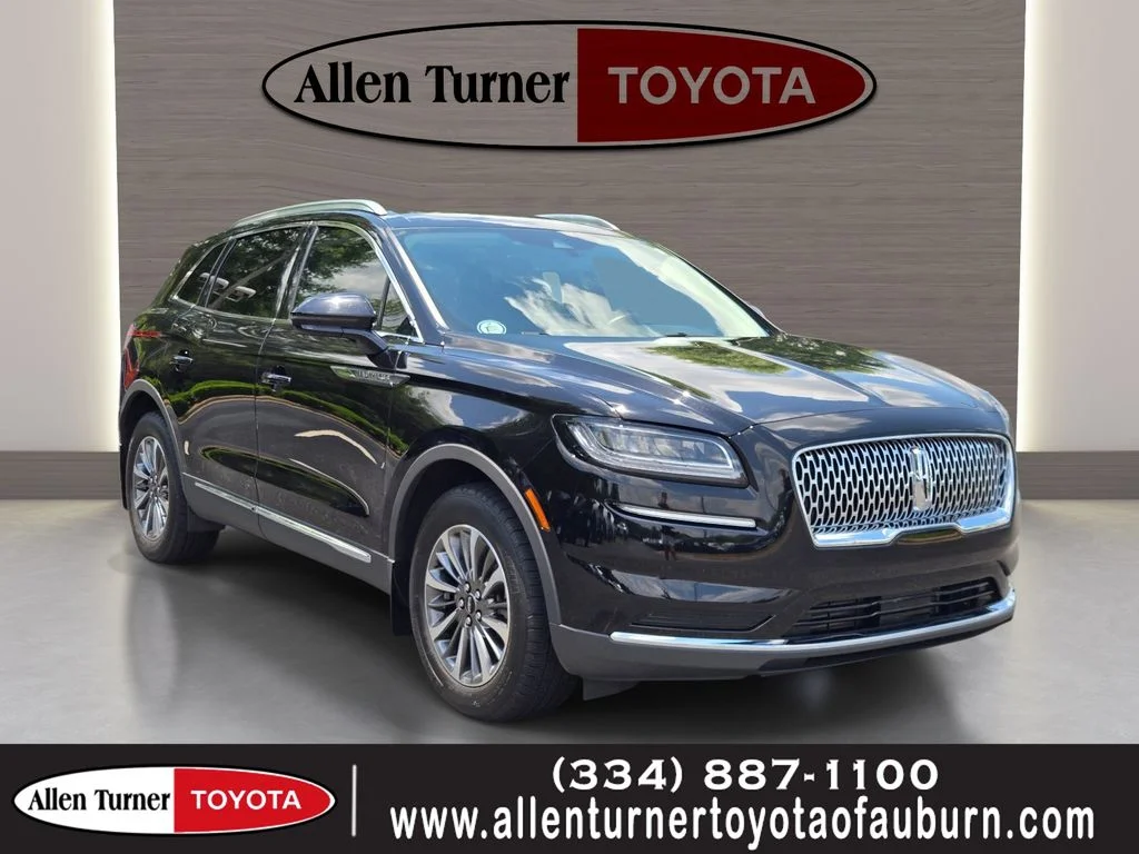 Used 2021 Black Lincoln Reserve image 1