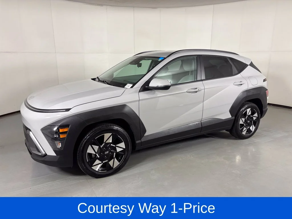 Used 2025 Gray Hyundai SEL image 5