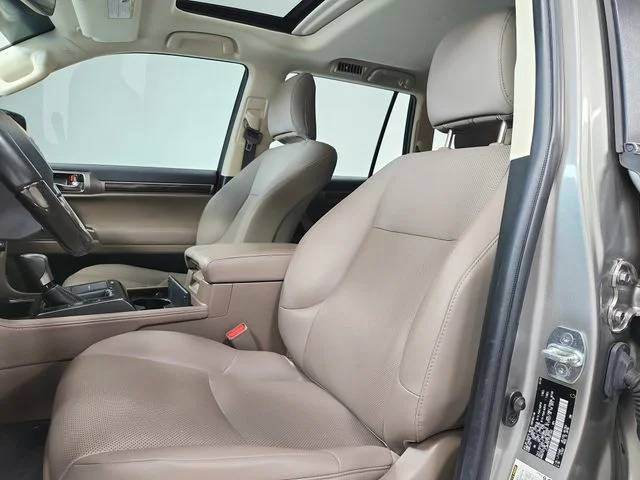 Used 2023 Silver Lexus 460 image 10