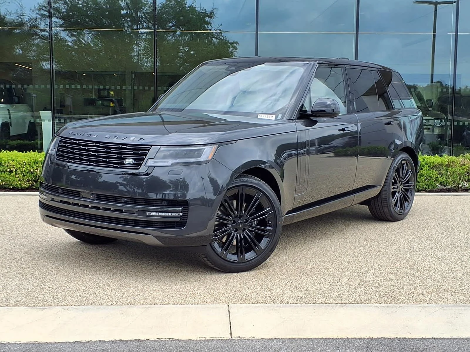 2026 Land Rover Range Rover 3.0 SE SWB's photo